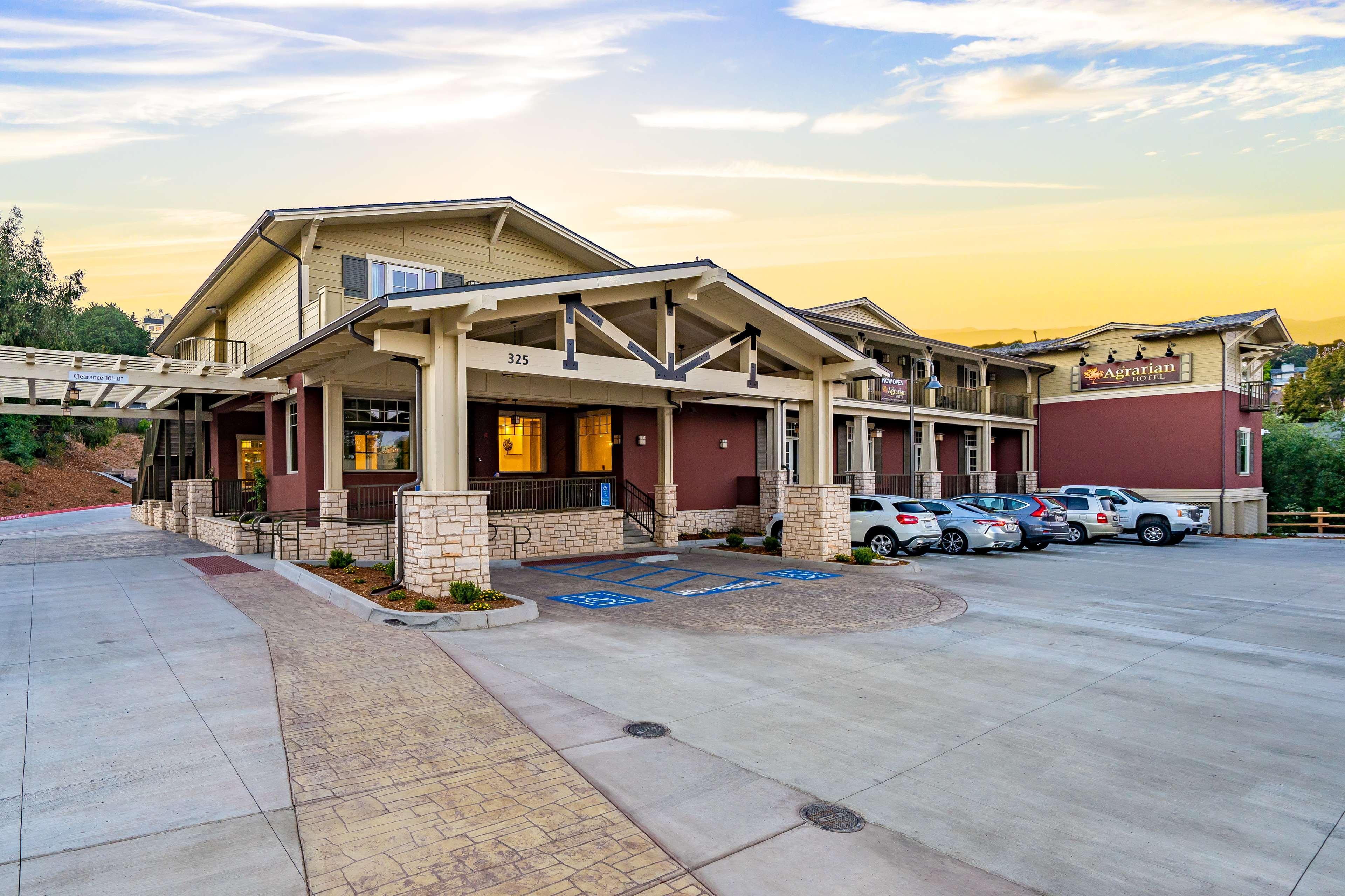 The Agrarian Hotel; Western Signature Collection Hotel