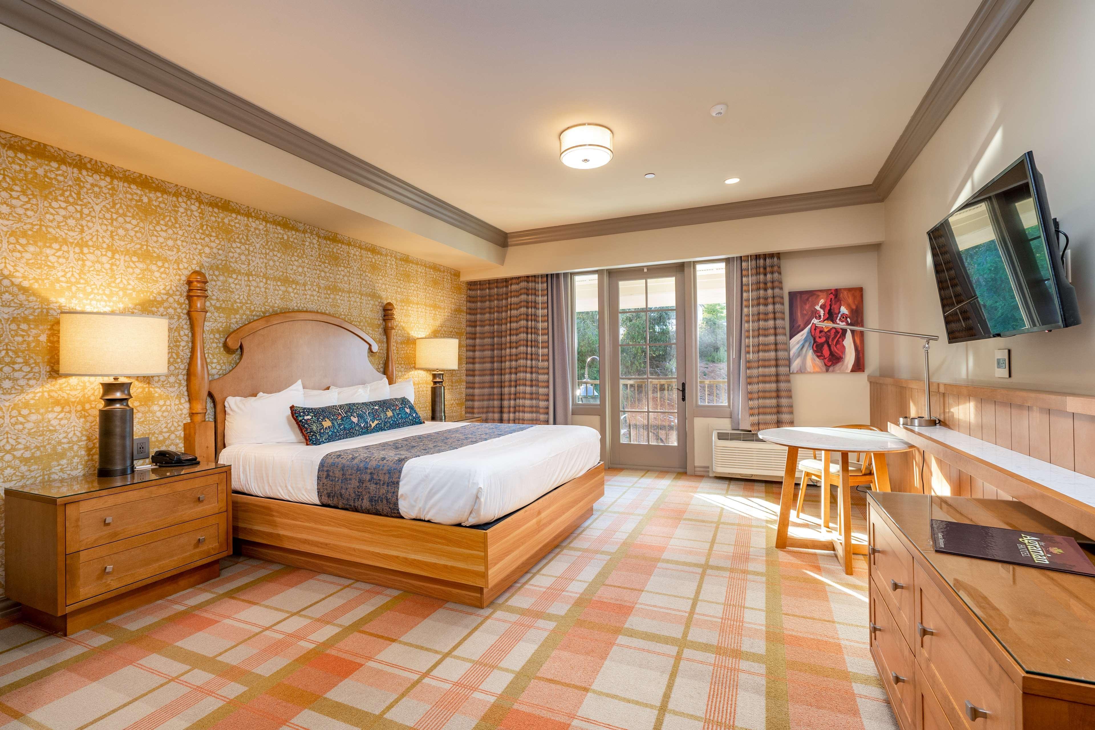The Agrarian Hotel; Western Signature Collection Hotel 3*